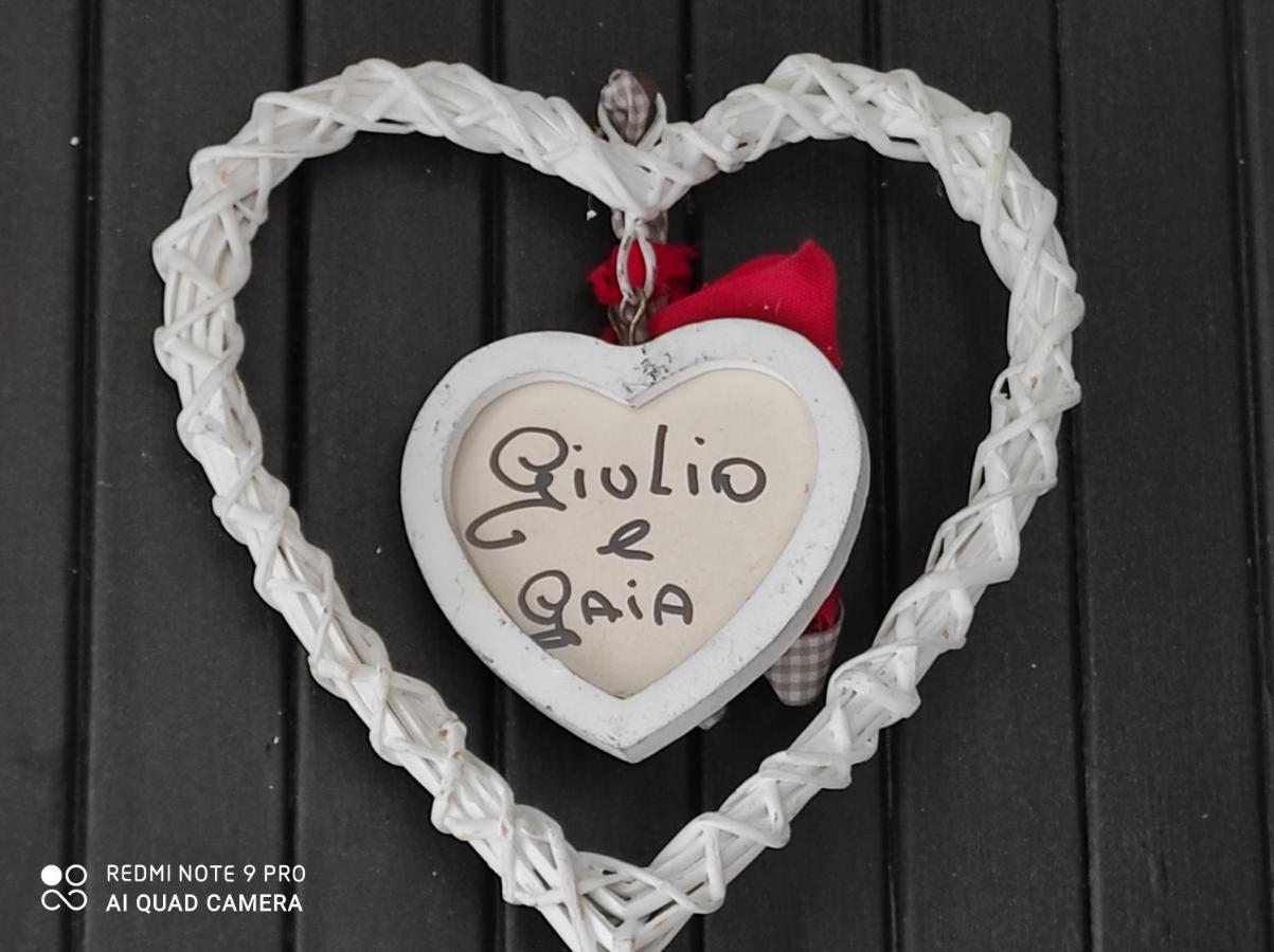 Bed and Breakfast Beb Da Gaia E Giulio Reno Di Leggiuno Exterior foto