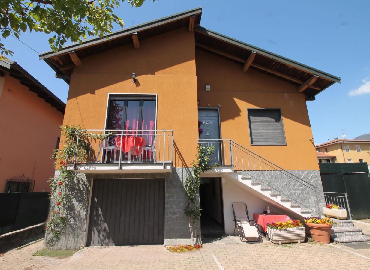 Bed and Breakfast Beb Da Gaia E Giulio Reno Di Leggiuno Exterior foto