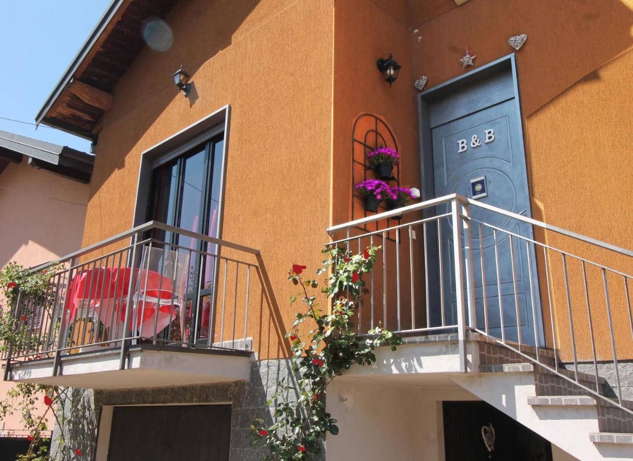 Bed and Breakfast Beb Da Gaia E Giulio Reno Di Leggiuno Exterior foto